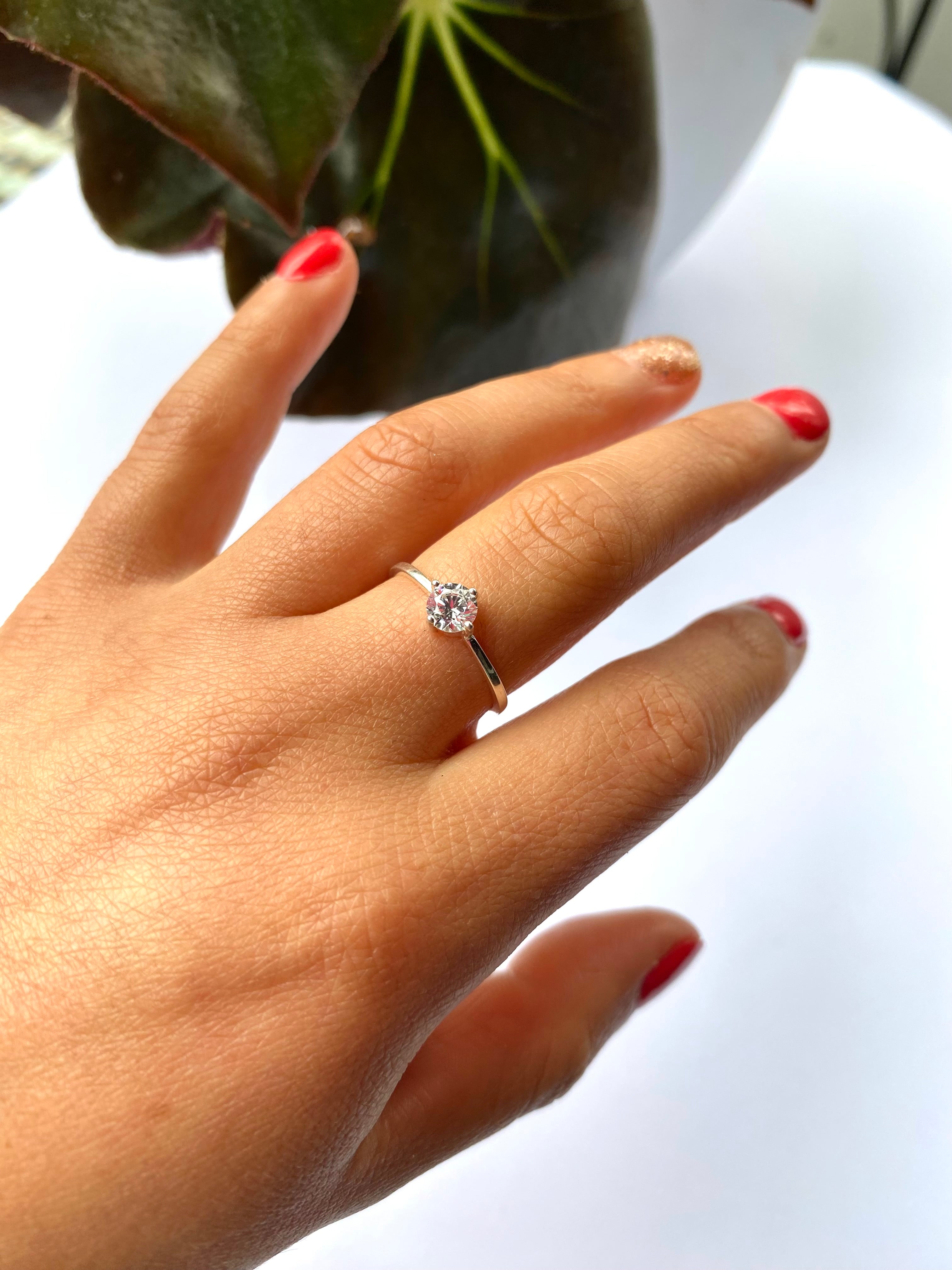 Anillo solitario talla #14
