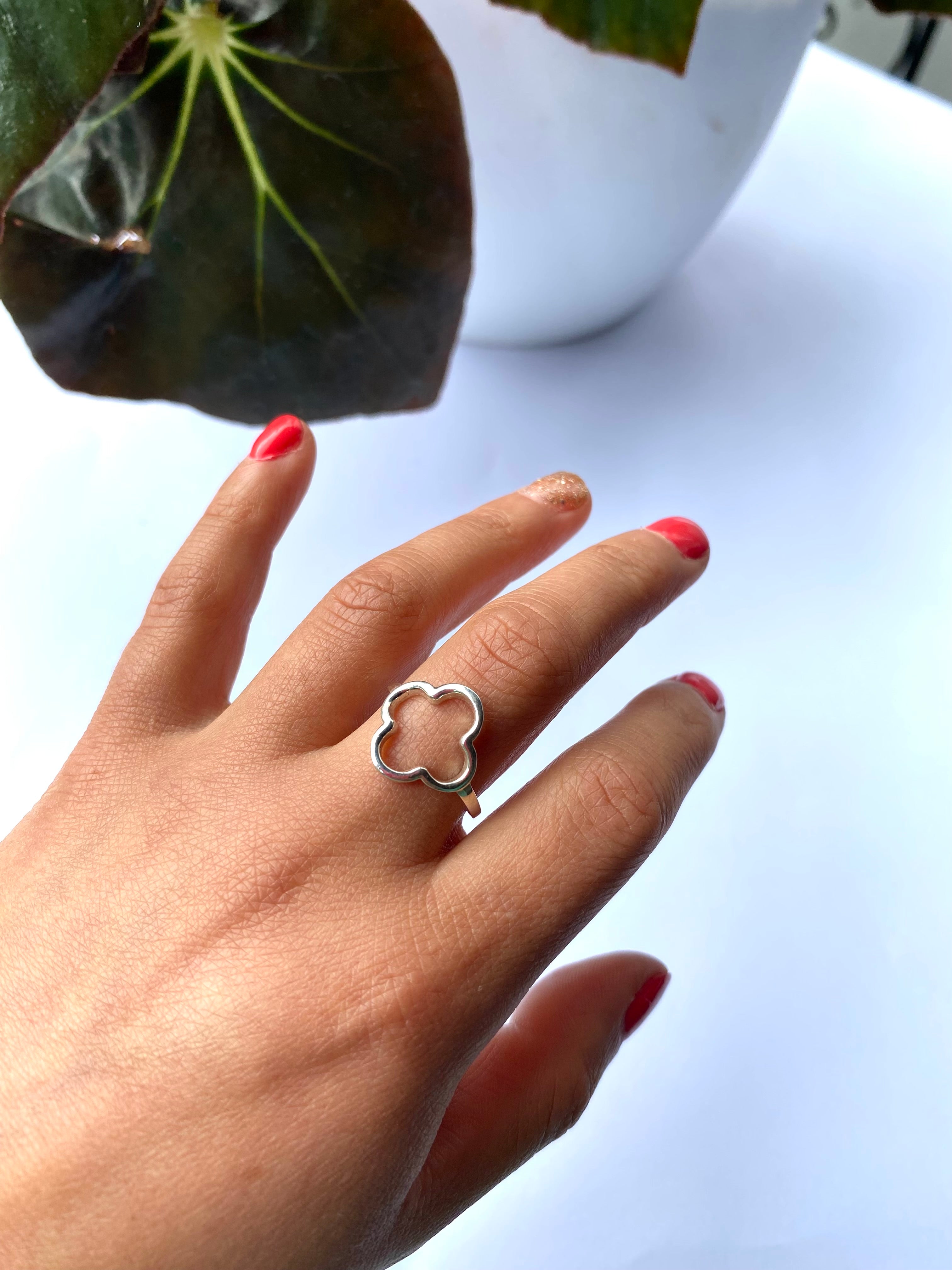 Anillo trébol talla #19