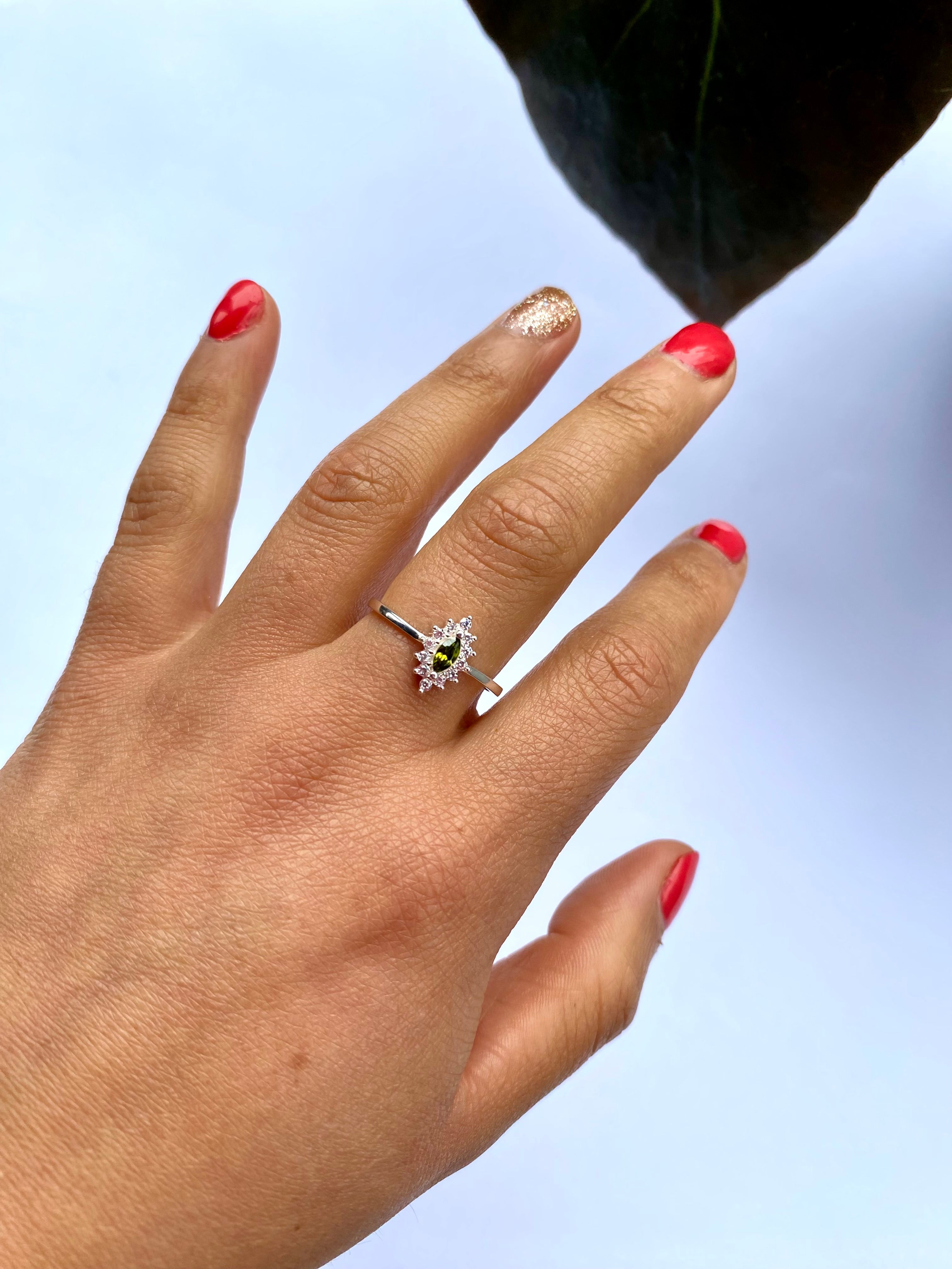 Anillo con circones talla #16